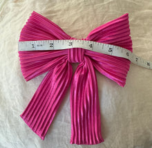 Load image into Gallery viewer, Satin fuchsia hair bows
